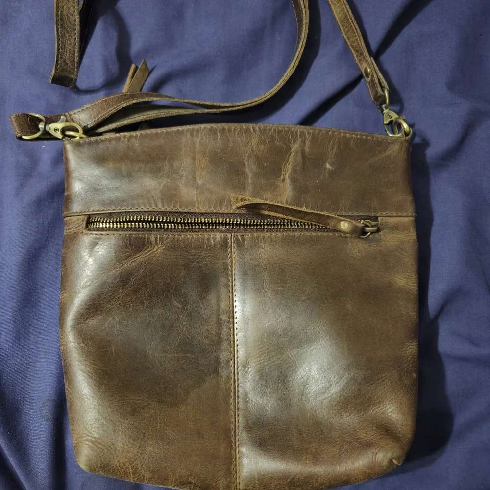 KomalC Chestnut Brown Leather Crossbody Bag Worn Leather Vintage Leather